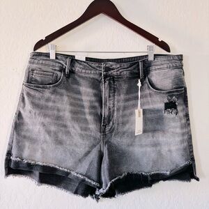 Good American Good Curve Short Women's Black Denim Shorts Size 18 NWT Distressed